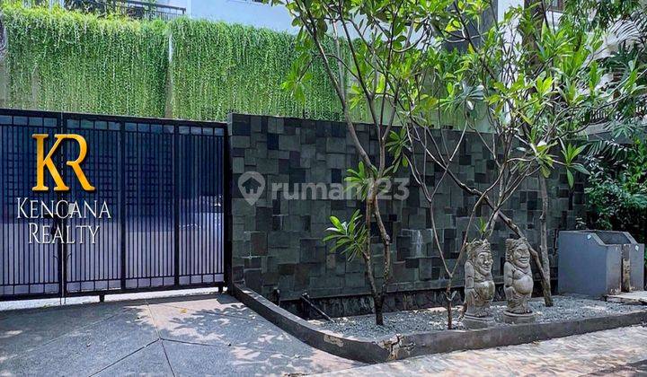 Kebayoran Baru Jarang Ada Lokasi Terbaik Rumah Furnished Bagus SHM - Sertifikat Hak Milik di Kebayoran Baru 2