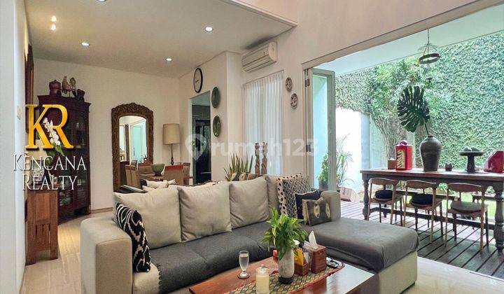 Kebayoran Baru Jarang Ada Lokasi Terbaik Rumah Furnished Bagus SHM - Sertifikat Hak Milik di Kebayoran Baru 1