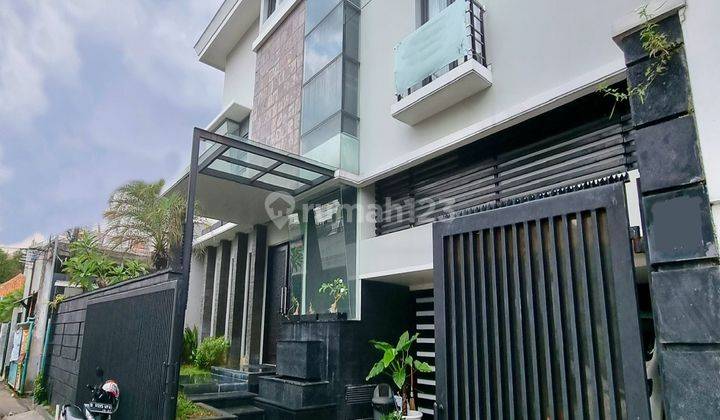  Rumah di Kemang , Kemang 3 Lantai Bagus Semi Furnished SHM - Sertifikat Hak Milik 1