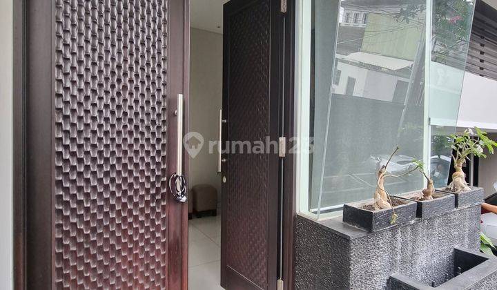  Rumah di Kemang , Kemang 3 Lantai Bagus Semi Furnished SHM - Sertifikat Hak Milik 2