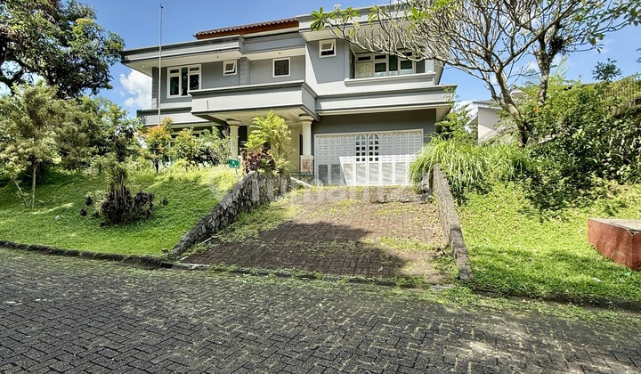 Vila Di Bogor Utara 1060 M² Shm Dalam Komplek