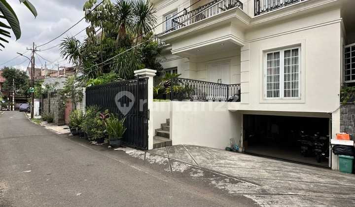 Nice House in Kebayoran Baru Cheapest 1