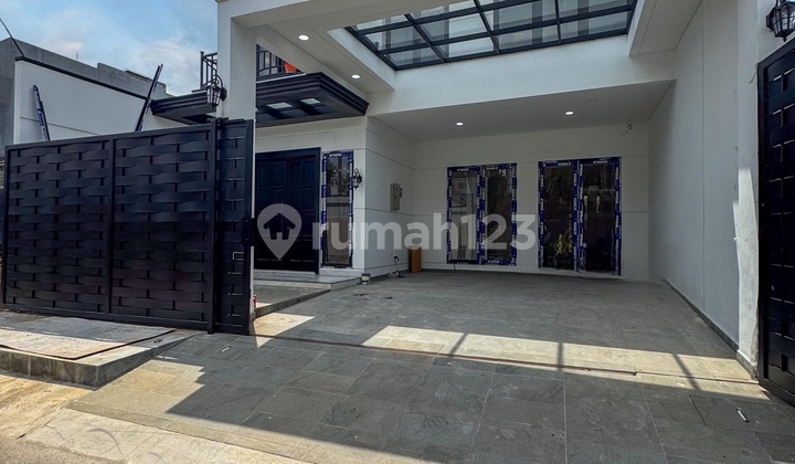 New House in Pondok Indah