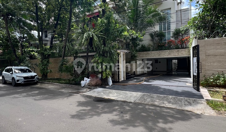 Rumah Bagus di Kebayoran Baru SHM Rumah Bagus di Kebayoran Baru SHM