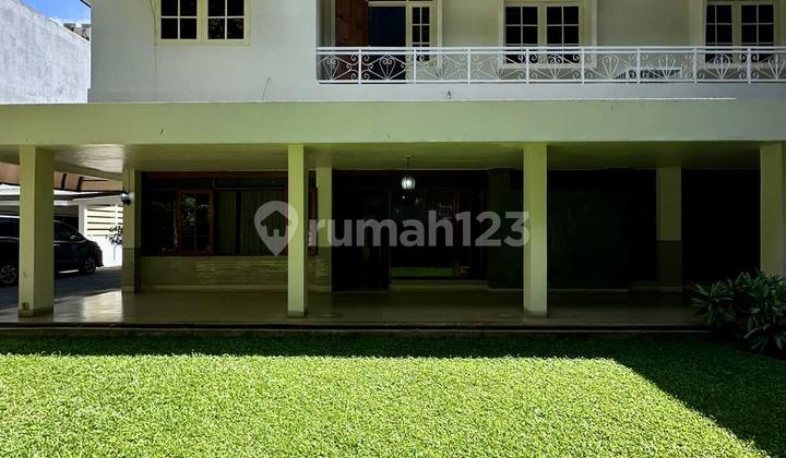 Nice House in Daksa Selong Kebayoran Baru Near Gunawarman 2