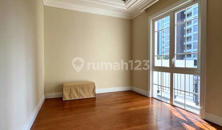 Rumah 3 Lantai di Kebayoran Baru, Jakarta Selatan