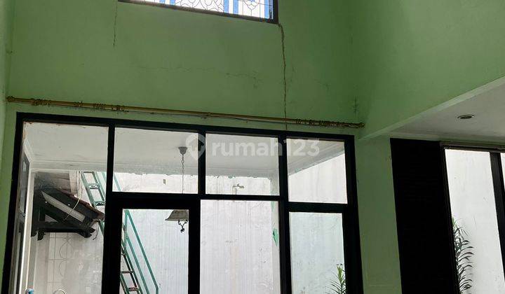 Rumah cantik 2 lantai anggrek loka SHM 8