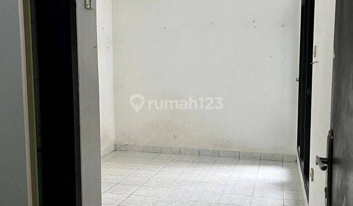 Rumah cantik 2 lantai anggrek loka SHM 11