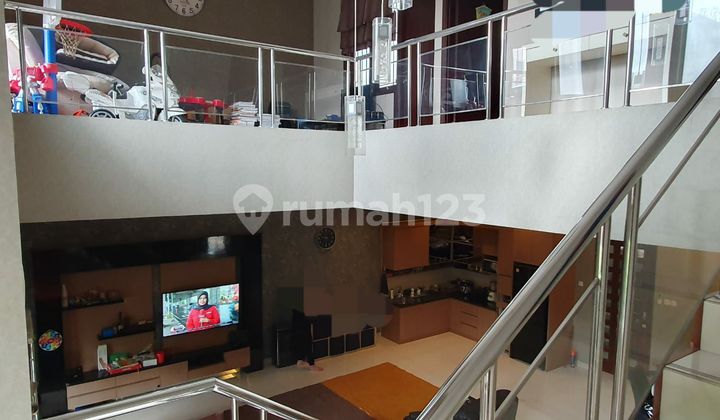 Rumah mewah di Delatinos hook min modern 2