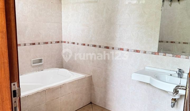 Beautiful House Ready to Occupy in Delatinos BSD Beautiful House Ready to Occupy in Delatinos BSD