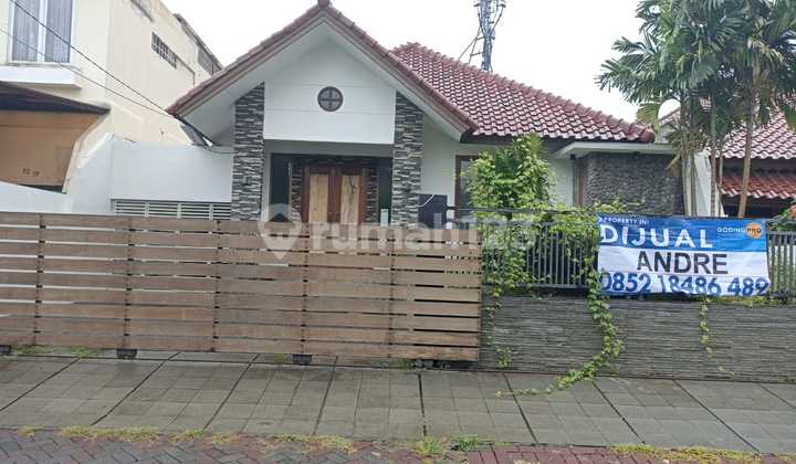 Rumah Classic / Tua dan Terawat di Griya Loka Bsd Kamar Banyak Cocok Keluarga Besar 1