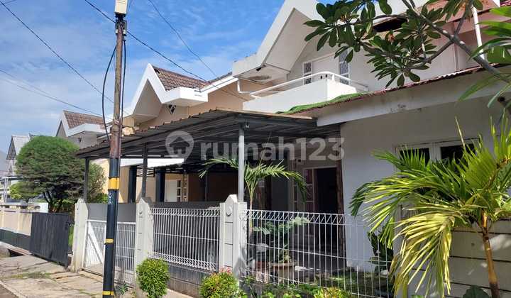 Rumah Classic / Tua dan Terawat di Griya Loka Bsd Kamar Banyak Cocok Keluarga Besar 2