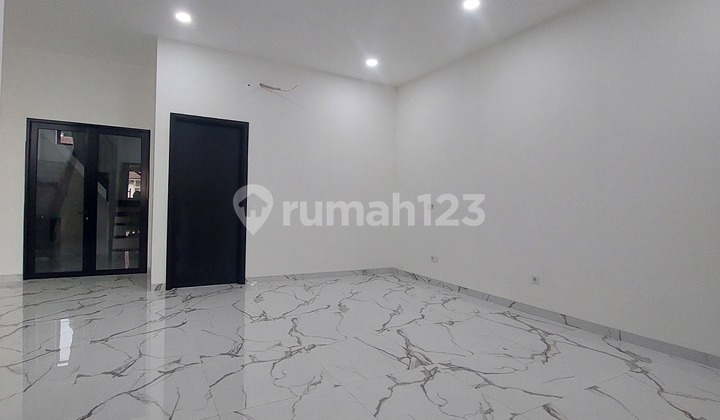 Rumah Bagus Baru Minimalis di Griya Loka Bsd 2