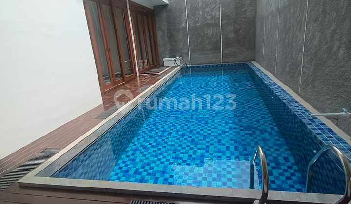 3-Story Luxury House In Puspita Loka Bsd With Swimming Pool 2