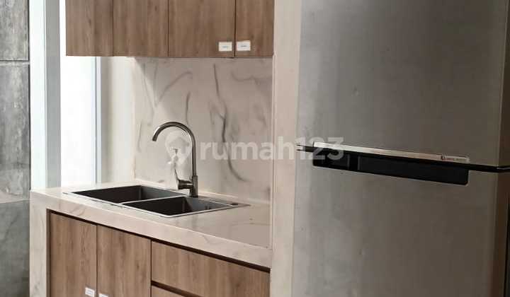 Beautiful House Ready to Occupy Semi-Furnished in Delatinos BSD