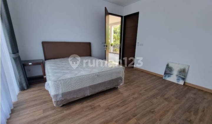 Rumah Mewah.minimalis Dekat Danau Di Vermont Parkland Bsd 