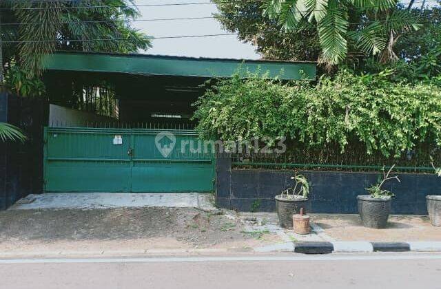 Rumah tua harga miring jarang ada di kawasan elit jln Tegal Menteng Jakarta pusat  2