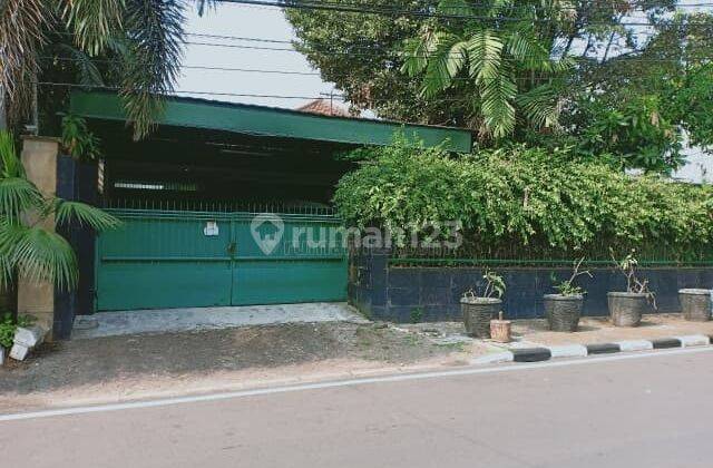 Rumah tua harga miring jarang ada di kawasan elit jln Tegal Menteng Jakarta pusat  1