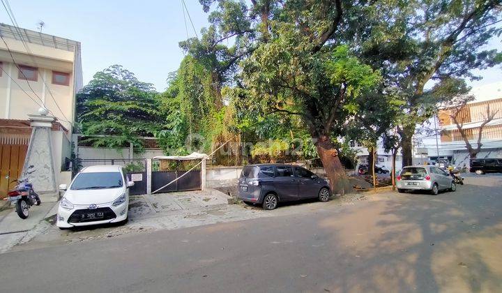 Rumah tua Hoek harga miring Jaln Wijaya Kebayoran baru lt 716mtr  2