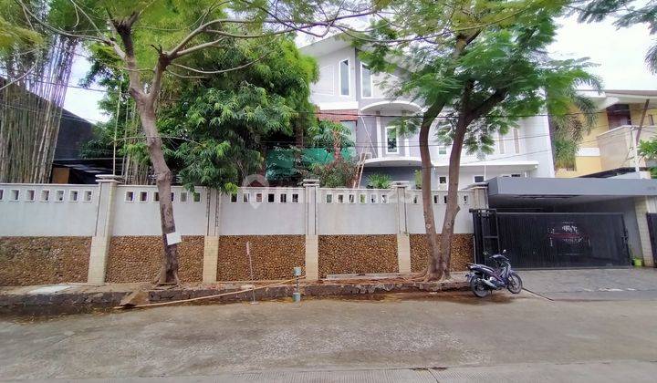 Rumah 3lt bagus strategis lt 339mtr Kedoya Utara SHM Jakarta barat  1