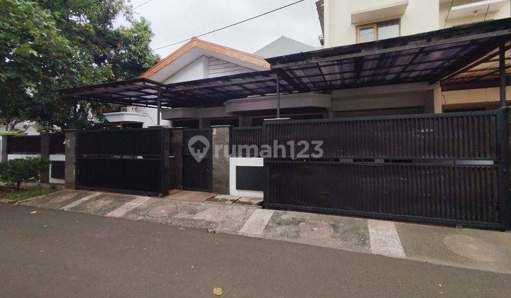 Rumah Hoek asri harga miring SHM taman Alfa indah jarang ada Jakarta Selatan  1