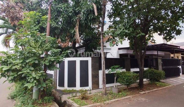 Rumah Hoek dekat Tama SHM harga miring Taman Alfa indah jakarta selatan  1