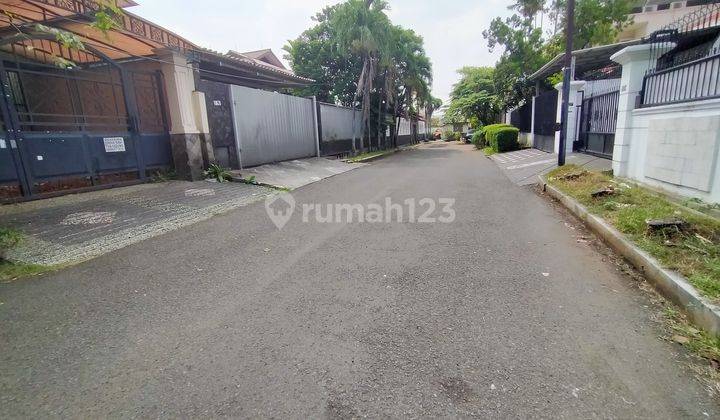 Rumah harga di obral murah lt 550 SHM Jakarta Selatan  2