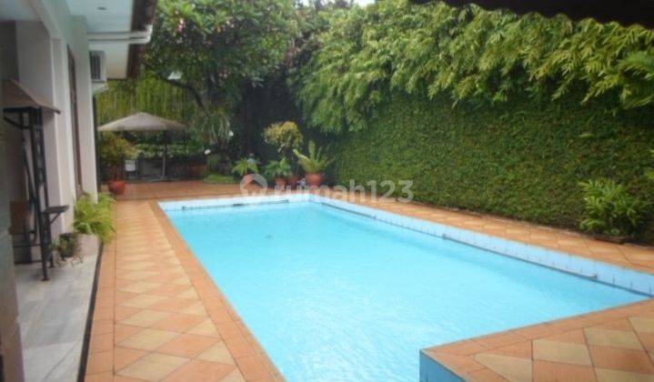 Rumah sewiming pool mewah di obral murah Kemang SHM Jakarta Selatan  1