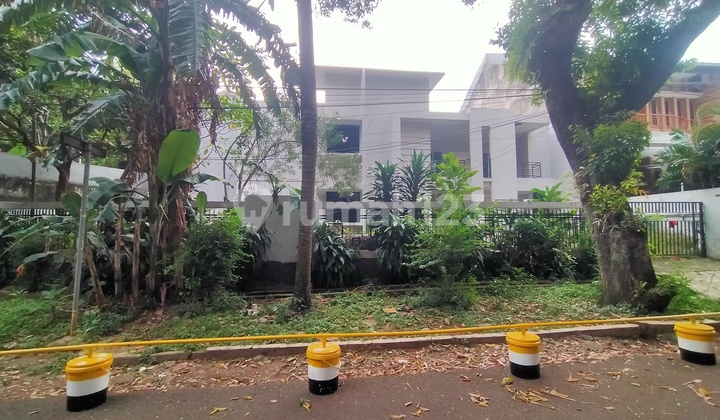 Dollar-Producing Office House at Low Price, Rare Find in Panglima Polim, West Jakarta Dollar-Producing Office House at Low Price, Rare Find in Panglima Polim, West Jakarta