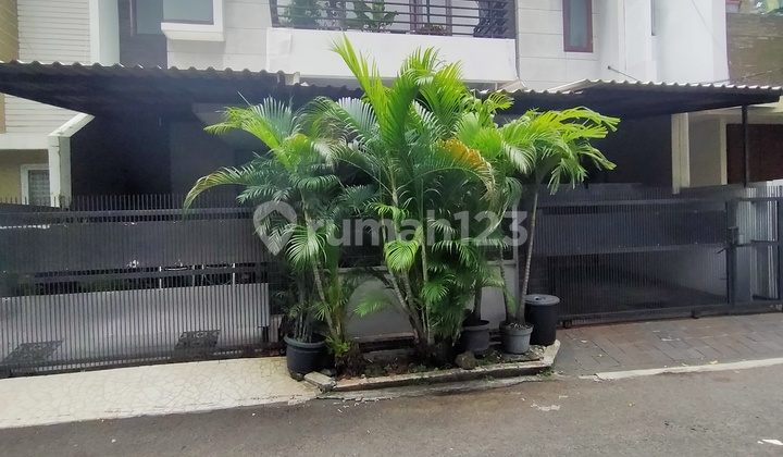 Rumah Cantik Harga Miring Taman Meruya Lilir Shm Jakarta Barat  2
