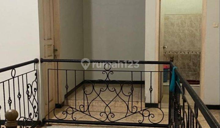  Dijual Rumah Bagus Minimalis 2 Lantai Tengah Kota 4