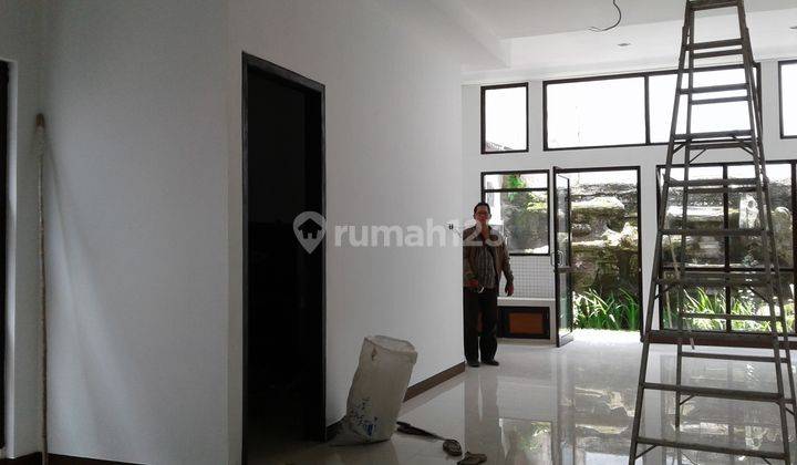 Disewakan Rumah Mewah 3 Lantai Tengah Kota Purwokerto 15