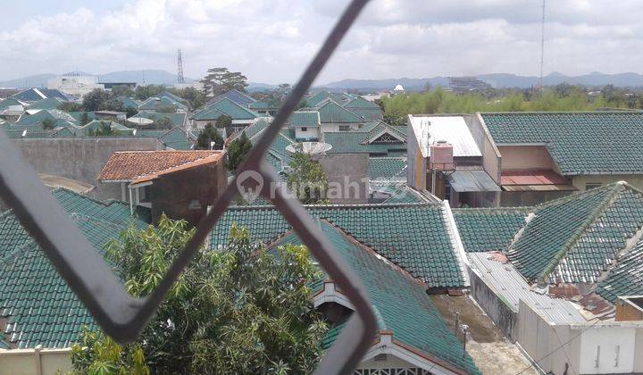 Disewakan Rumah Mewah 3 Lantai Tengah Kota Purwokerto 28