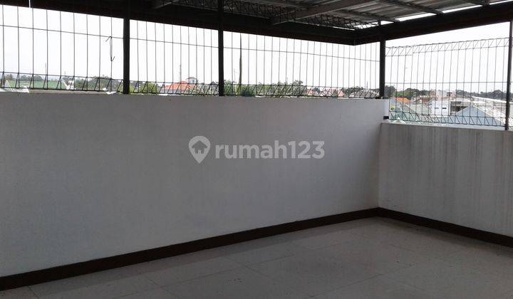 Disewakan Rumah Mewah 3 Lantai Tengah Kota Purwokerto 34