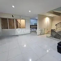 Rumah Layar Permai Pik 8x15 2.5 Lantai Pik Pantai Indah Kapuk  2