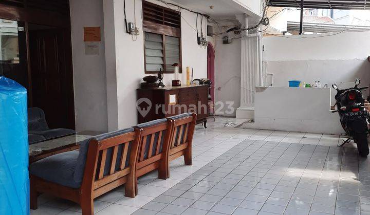 Rumah 220m2 Blok M, Kebahoran Baru, Jakarta Selatan 1