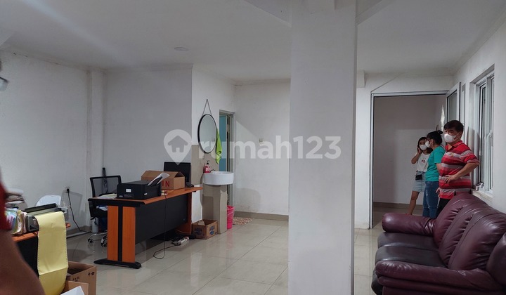 BANGUNAN LUAS GUDANG DAN KANTOR DISEWAKAN DI CIPONDOH, TANGERANG