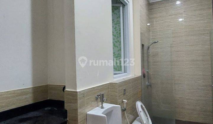 Dijual Rumah Luas, Baru, di Pluit 2