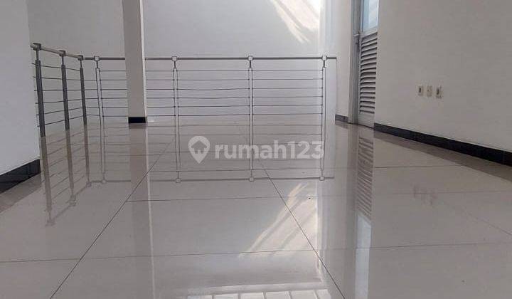 Rumah 2 Lantai Bagus di Tomang, Jakarta Barat 2