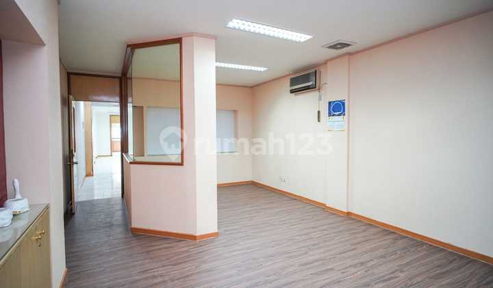 Ruko Gandeng 2 di Pangeran Jayakarta Lokasi Premium Ruko Gandeng 2 di Pangeran Jayakarta Lokasi Premium