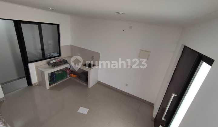 Rumah di pik2 Cluster California, Semi furnished Rumah di pik2 Cluster California, Semi furnished