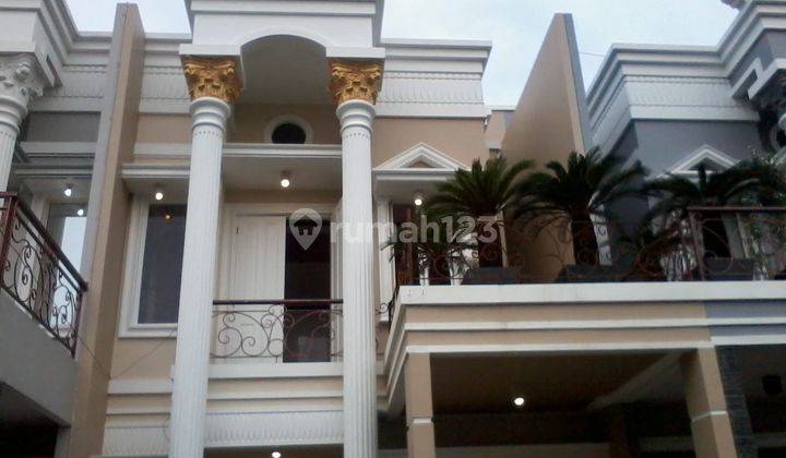 Rumah Cantik di Taman Semanan Indah, Jakarta Barat, SHM Luas Tanah 6x17m 1