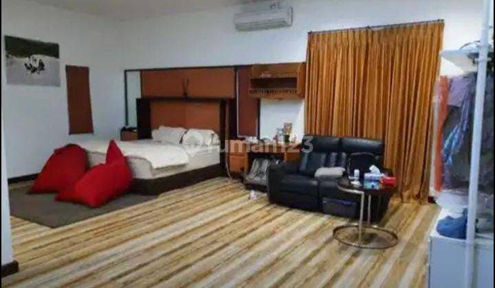 Rumah 2 Lantai Bagus Furnished SHM di Kembangan, Luas Tanah 365m 1