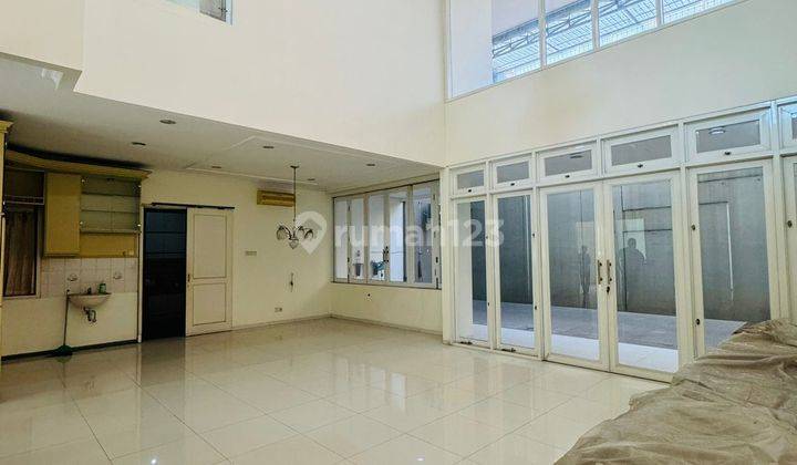 Rumah 2 Lantai di Metro Permata 1, Jakarta Barat SHM Uk. 12x24m 1