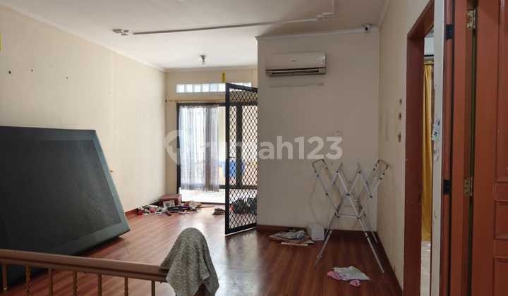 Rumah Bagus Semi Furnished SHM Permata Buana, Jakarta Barat