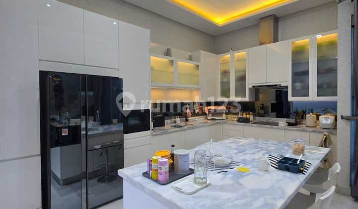 Rumah Bagus Semi Furnished SHM Pantai Indah Kapuk, Jakarta Utara