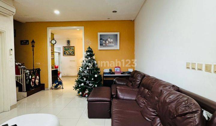 Rumah 2 Lantai Bagus Semi Furnished SHM di Glc, Jakarta Barat 2