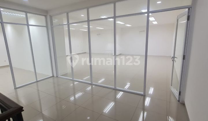 Ruko Gading Serpong Lt : 200 M² Listrik : 33.000 Watt Ruko Gading Serpong Lt : 200 M² Listrik : 33.000 Watt