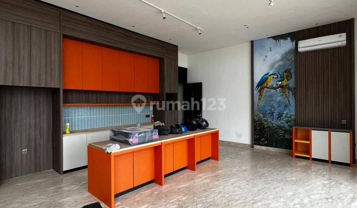 Rumah 3 Lantai Bagus Furnished di Chopin Golf Island, Uk. 12x35m 2