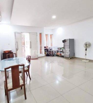 Rumah 3,5 Lantai di Kebon Jeruk Indah Jakarta, Luas 14x20,5m SHM 2